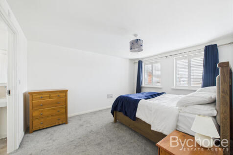 CAM05449G0-PR0025-STILL004