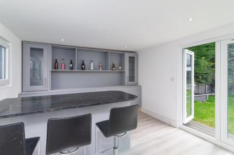 Home Office/Games Room/Bar