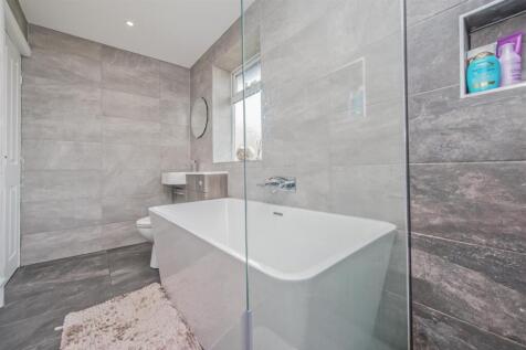 Family Bathroom / WC: