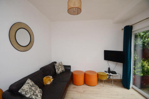 6 Bedroom Terraced in M14 6WQ