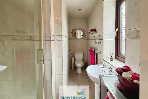 7e02ce7b-C-4F52-B...