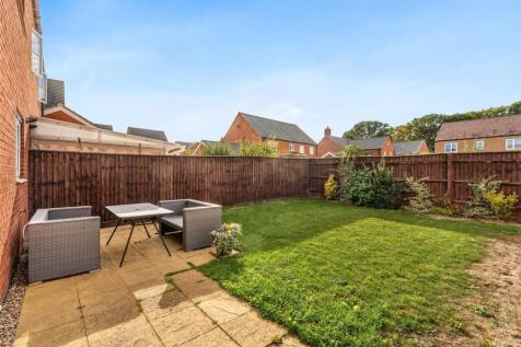 52 Parsons Piece, Banbury-14.jpg