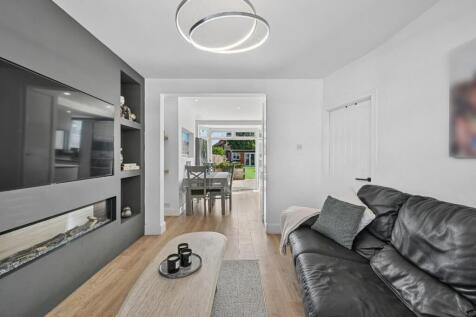 MOLESEY DRIVE, -5.jpg