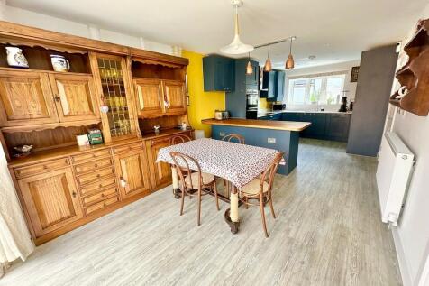 IMG-20240812-WA00...