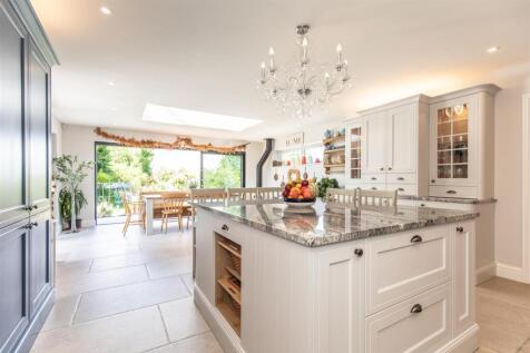 KITCHEN / DINER