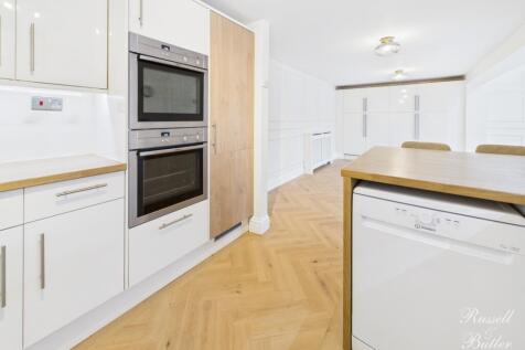 CAM01995G0-PR0387-STILL024