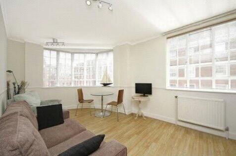 A fantastic one bedroom flat situated on the third floor (with lift) of this popular portered building, moments from the King's Road.