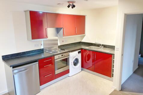 2 Bedroom Flat in CH65 5FJ