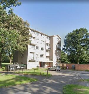 Well presented UNFURNISHED 2 bedroom duplex apartment in excellent locale close to all amenities, city centre and all major transport links. Spread over 2 floors comprising: 2 double bedrooms, bathroo