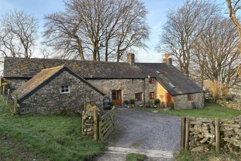 Ffriddoedd Gleision exterior 2.JPG