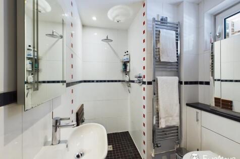 CAM02877G0-PR0053-STILL005