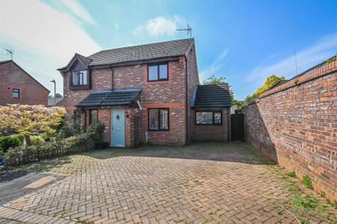 24 Wardle Close-14.jpg