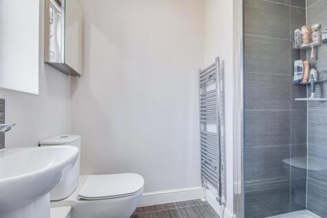 EN SUITE SHOWER ROOM