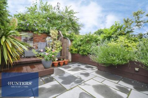 REAR GARDEN 03.jpg