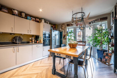 19 Savoy Street -...