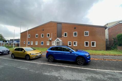 Distribution Warehouse to rent in scarthingwell