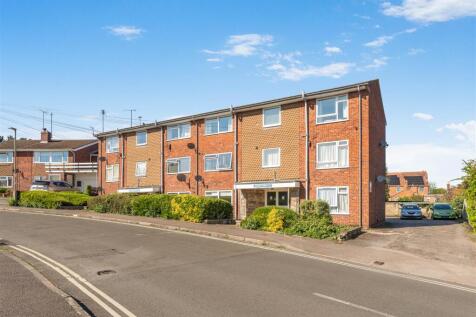 10 Leighsanee Court, Banbury-3.jpg