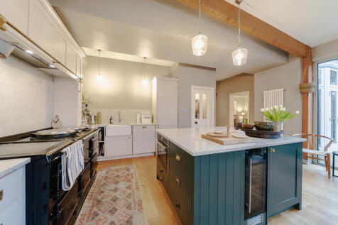 5 bed, 3 bath Detached in Birmingham - Photo 12