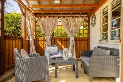 27 Middlegate Road West (Frampton)-16.jpg