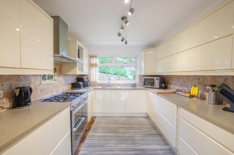 18 Lanhydrock View TPS Bodmin 01208 74182-11