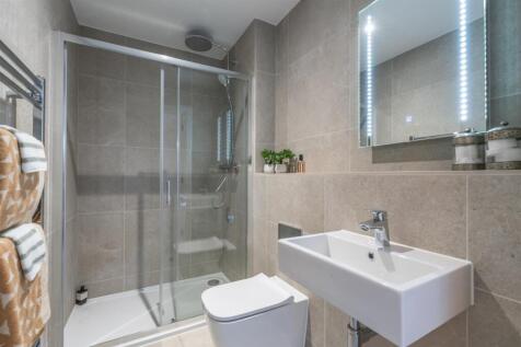 Master En Suite - Show Home