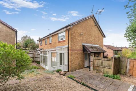 47 Rosedale Avenue, Banbury-1.jpg