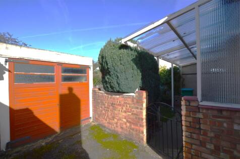 26 Villiers Avenue garage.JPG