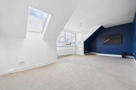 CAM02195G0-PR0084-STILL018