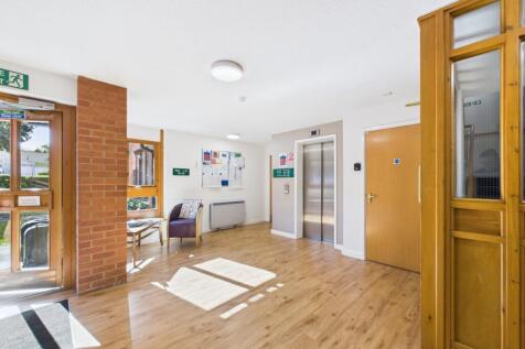 CAM02313G0-PR0099-STILL011