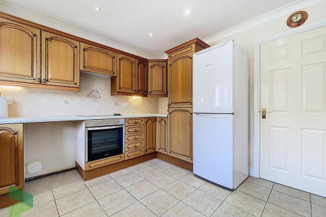 Fitted Dining Kit...