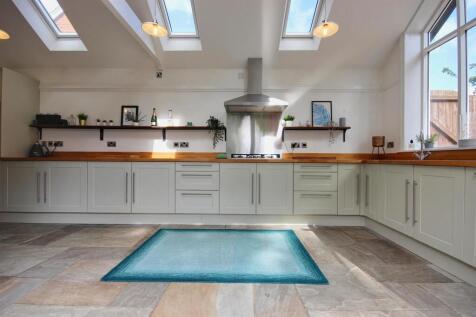 COMBINED DAY ROOM &amp; DINING KITCHEN