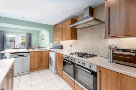 3 bed, 1 bath Terraced in Leeds - Photo 5