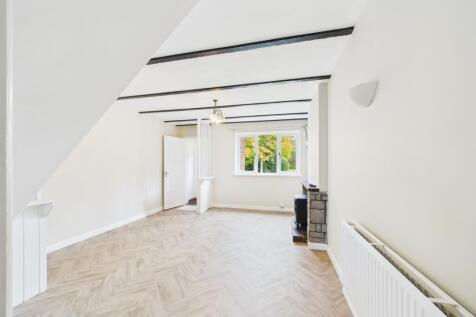 CAM02023G0-PR0178-STILL008