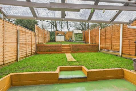 2. CAM04922G0-PR0105-STILL003