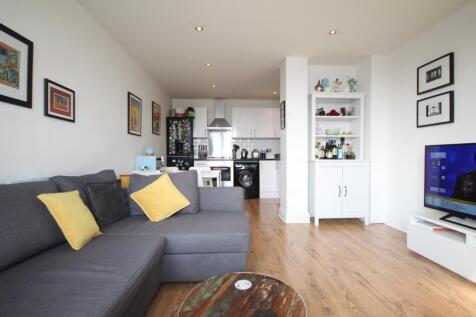 Conveniently located is this bright, modern and spacious one double bedroom flat with an open plan reception, fitted modern kitchen and bathroom. Conveniently located just off Commercial Road right by