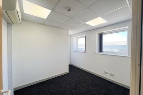 BOARDROOM / PRIVATE OFFICE