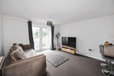 Modern 2 Bedroom apartment in Horsforth! This is a spacious and sleek two bedroom flat in Horsforth, ideal for professionals. **£106.15PPPW or £144.15PPPW ALL INC with GAS, ELEC, WATER, INTERNET, TV L