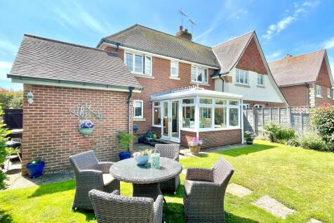 5 Cleeves Way Rea...