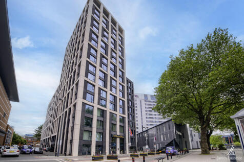 This well presented, modern, one-bedroom, one-bathroom apartment located on Birmingham's Broad Street, in St Martins Place. This modern apartment is ideal for those seeking a city lifestyle with all t