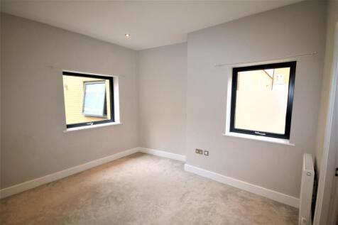 Mastetr Bedroom a.JPG