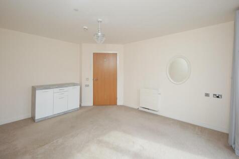 150 Queensway Court_-3.jpg