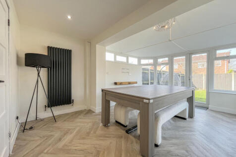 DINING ROOM/CONSERVATORY