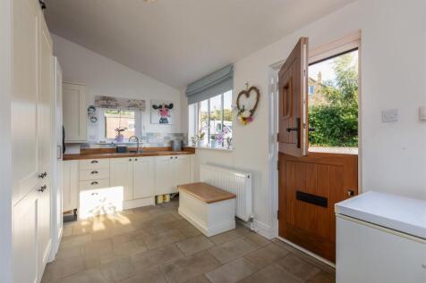 Brook Lane 31 Utility Room.jpg