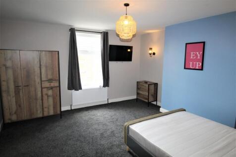 Bedroom B.jpg