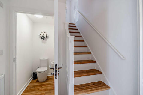 8646371-interior1...