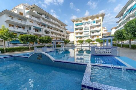 La Mata Pool Views near the beach