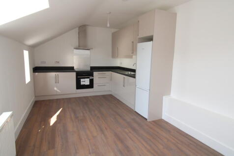 Introducing this newly refurbished, second floor, two bedroom apartment ideally located in a good residential area within walking distance of Kings Heath High Street. It is also within easy access of