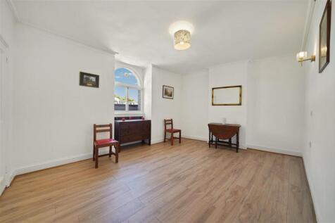 Studio Room