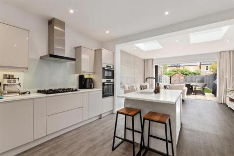 Kitchen & Living