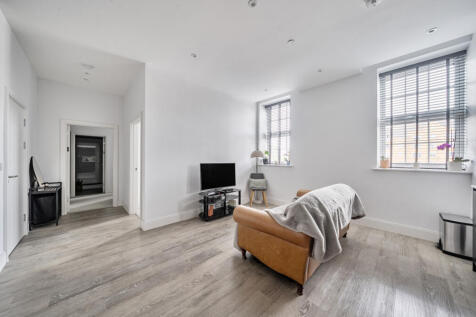 1358514-3-68d6b73...